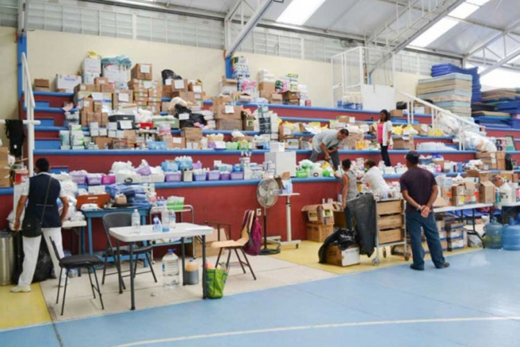 Tras sismo, en Juchitán atienden partos en escuela