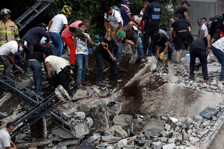 Topos de Chile viajan a México para labores de rescate