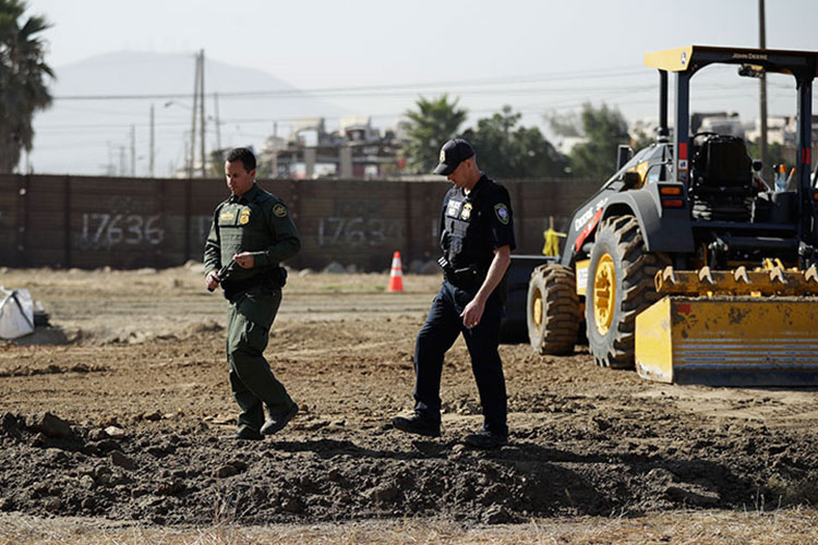 Alistan prototipos de muro fronterizo para finales de octubre