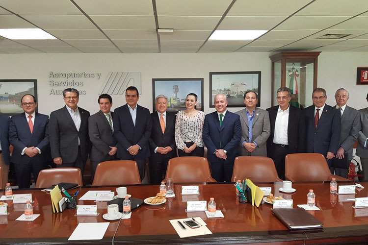 Muestra unidad NLD en defensa del vuelo matutino a Ciudad de México.