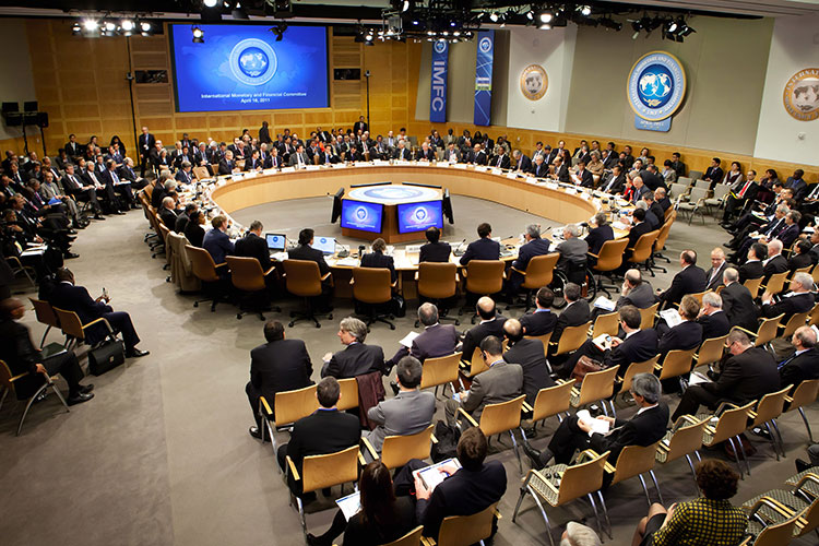 FMI y Fitch elevan previsión de crecimiento para México