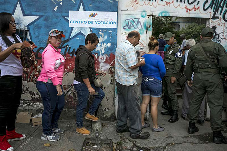 Maduro llama a votar ‘con conciencia para consolidar la paz’