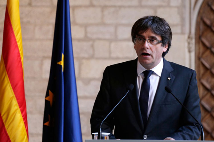 Puigdemont y cinco de sus consejeros se trasladan a Bélgica