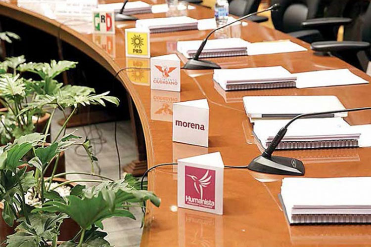 Sin el erario, se desfondan partidos; registran pocas aportaciones