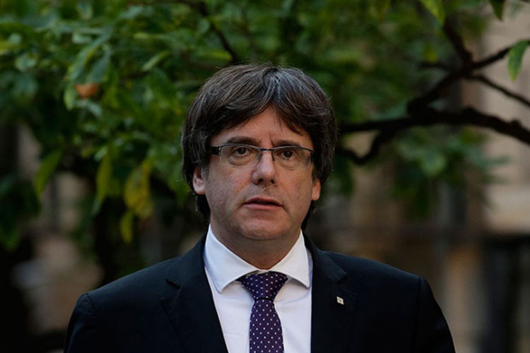 Valoran destituir a todo el gobierno catalán