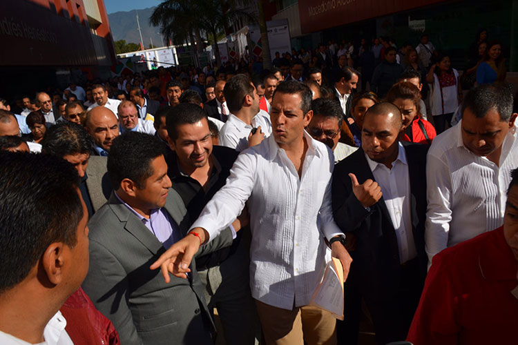 PRI, PAN y PRD crédito por mil 200 mdp a Murat