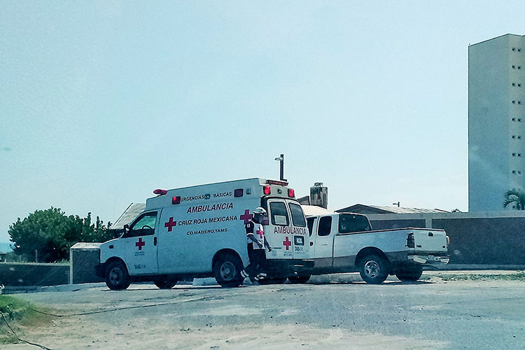 Pareja de jóvenes a punto de ahogarse en playa Miramar
