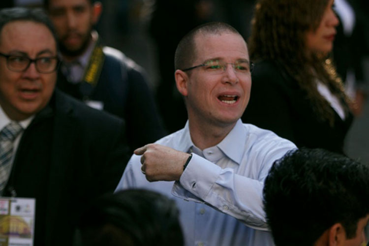 A 2 días de salida de Margarita, va Anaya contra ‘privilegios’