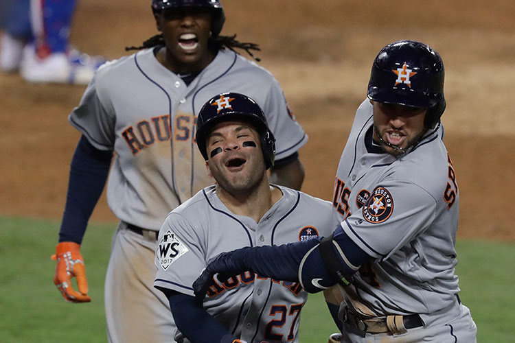 Astros empatan la Serie Mundial en noche de cuadrangulares