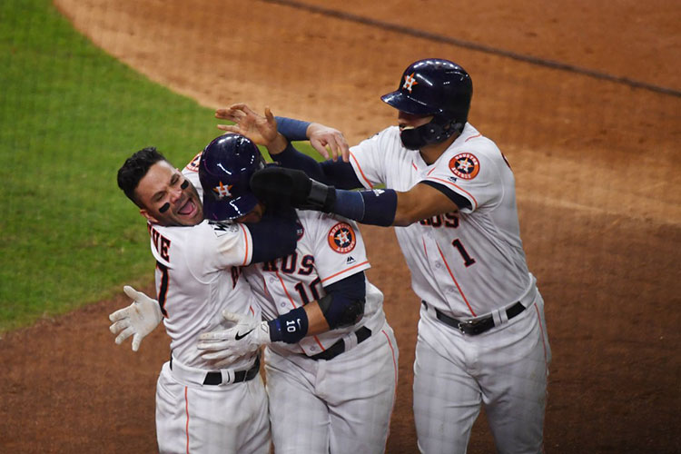 Los Astros vencen a los Dodgers y quedan a un juego de conquistar la Serie Mundial