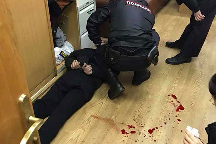 Apuñalan a periodista rusa en estación de radio