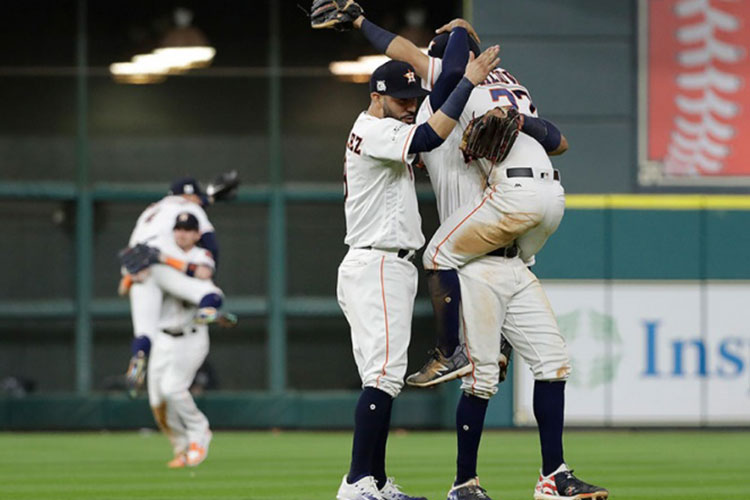 Los Astros despegan a la Serie Mundial