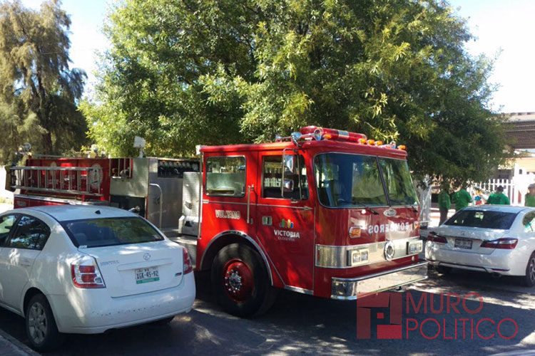 Corto circuito casi incendia aula en Escuela Primaria