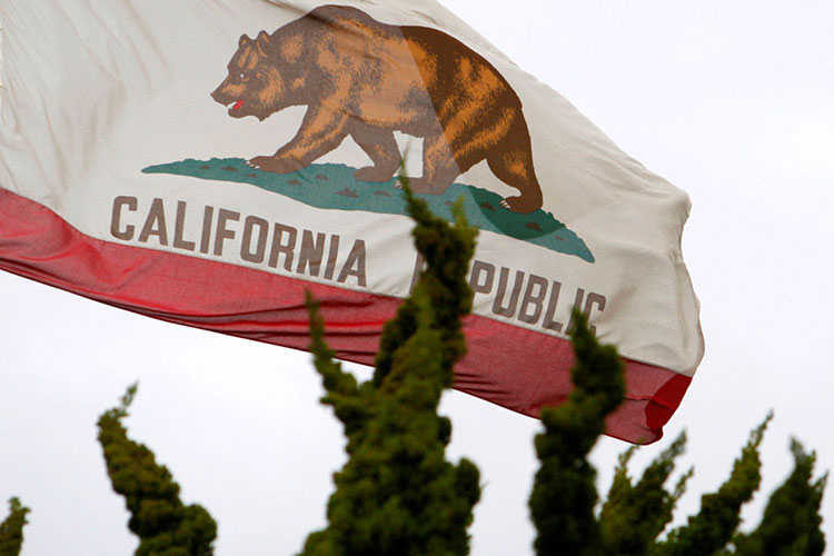 California se convierte en ‘estado santuario’ para indocumentados