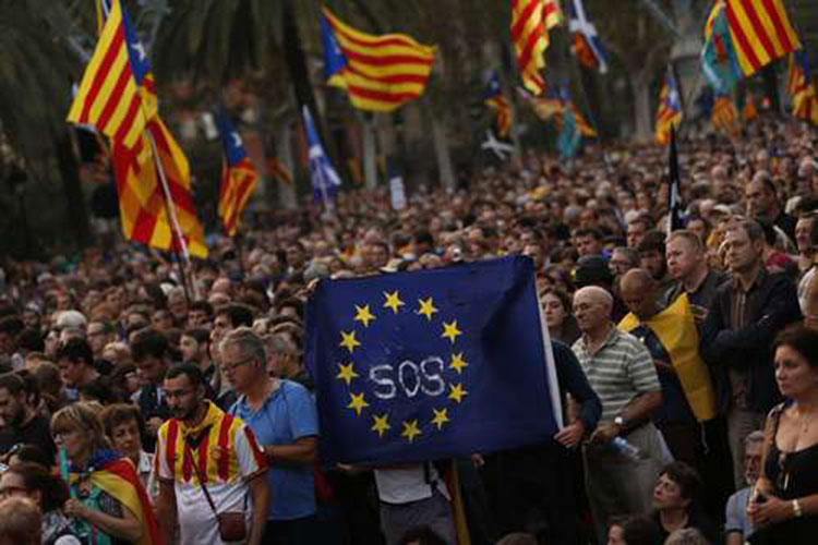 Rajoy desecha negociar y alista respuesta contundente