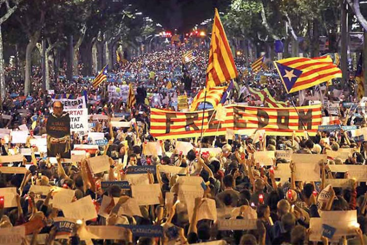 Exigen liberar a líderes independentistas de Cataluña