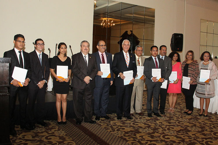Preside Rector celebración de la UAT por el Día del Médico