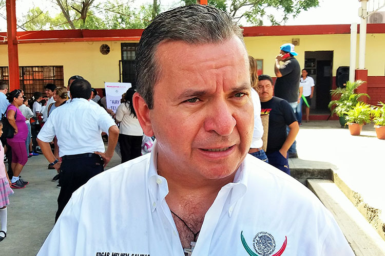 Diputados priístas defienden a Eugenio Hernández