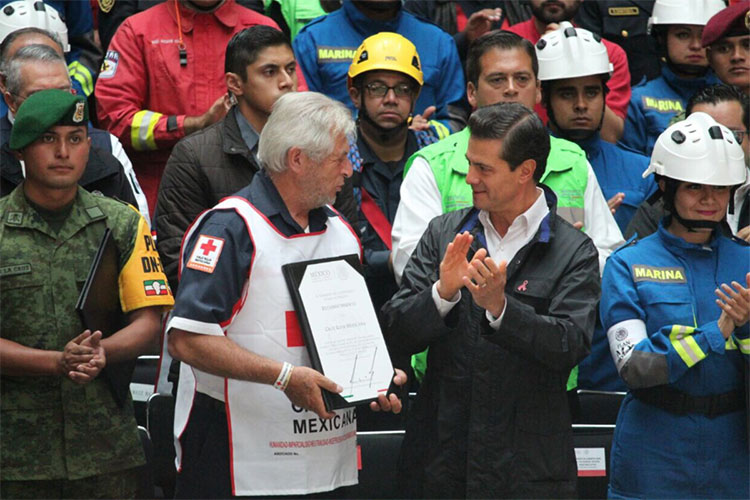 EPN subraya fuerza y capacidad del Estado para la reconstrucción