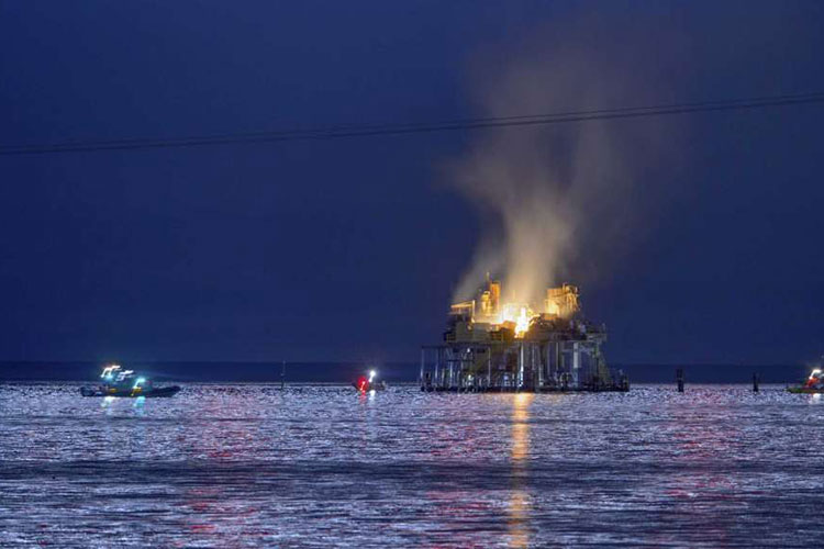 Explosión en plataforma de gas en EU deja un desaparecido
