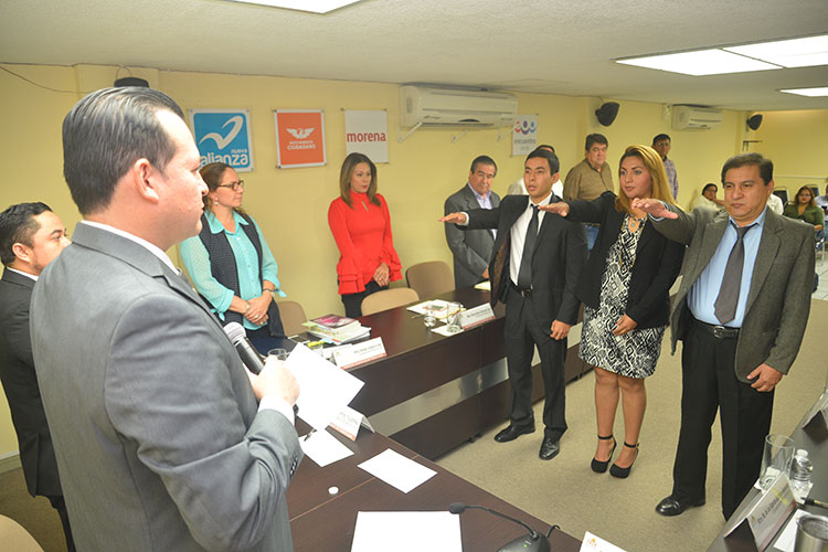 Festejan panistas renuncia de Rangel al PVEM