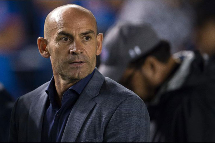 En duda, la renovación de Jémez con Cruz Azul