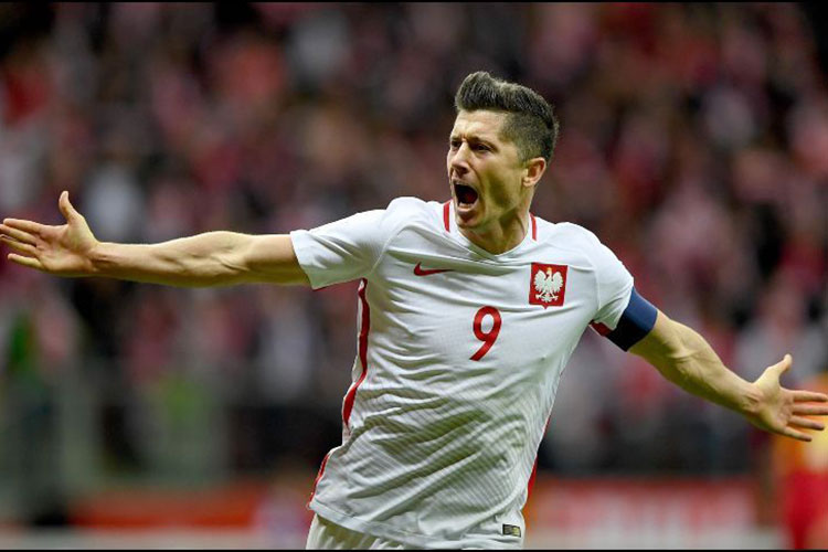 Lewandowski se titula con tesis sobre su propia carrera