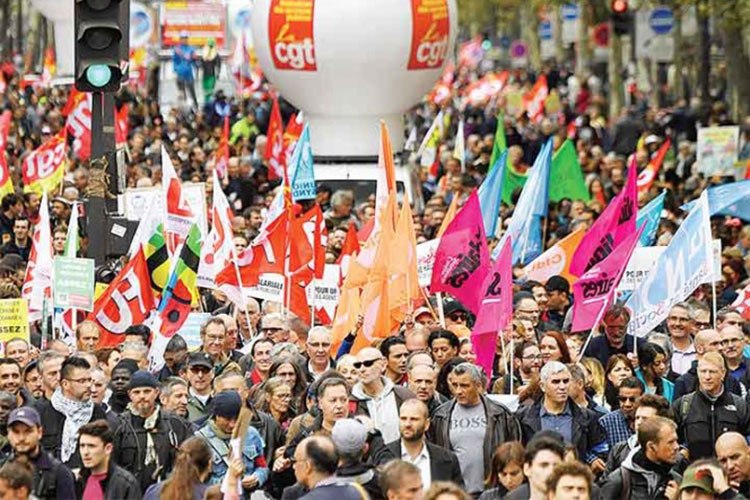 Marchas paralizan ciudades francesas