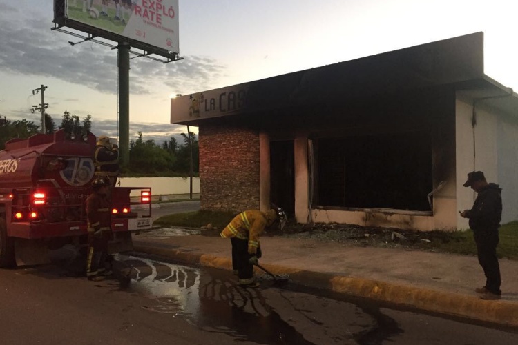 Incendio termina con negocio