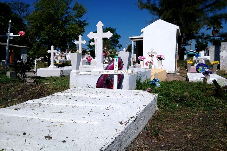 Listos panteones de Victoria para día de muertos