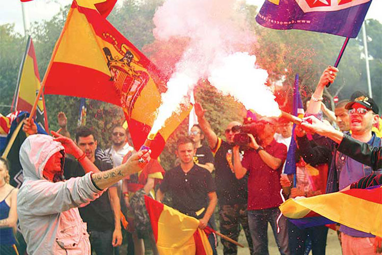Protestan en el Día Nacional de España