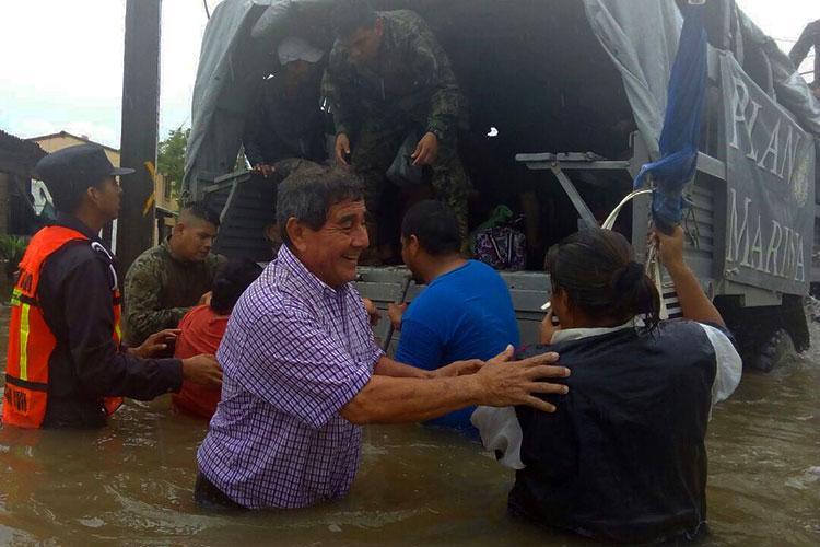 Sale SEMAR en ayuda de damnificados en el sur de Tamaulipas