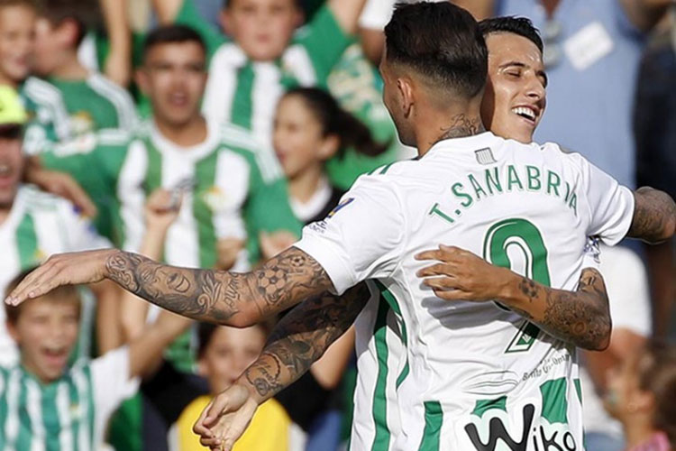 Guardado y Betis vuelven a la senda de la victoria