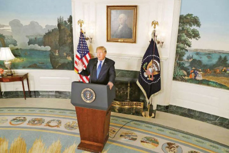 Donald Trump golpea al acuerdo nuclear