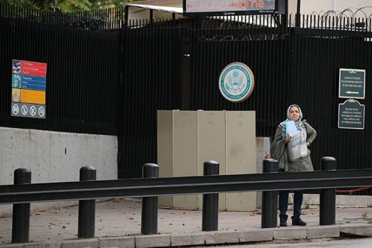 Turquía reclama a EU revertir suspensión de visas
