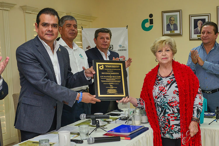 Reconoce Consejo de Instituciones labor del alcalde Enrique Rivas