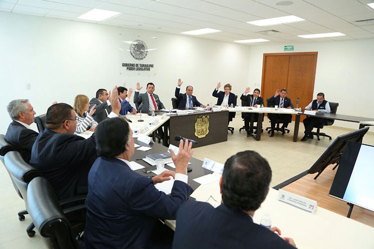 Frenan 17 Leyes de Ingresos por careros