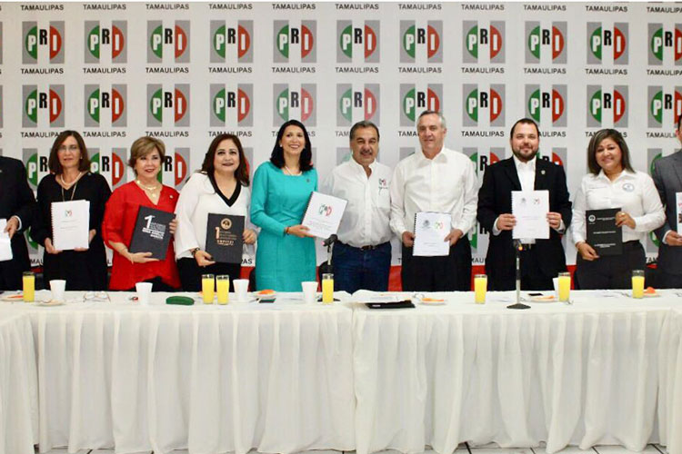 Diputados presentan al PRI  su informe legislativo