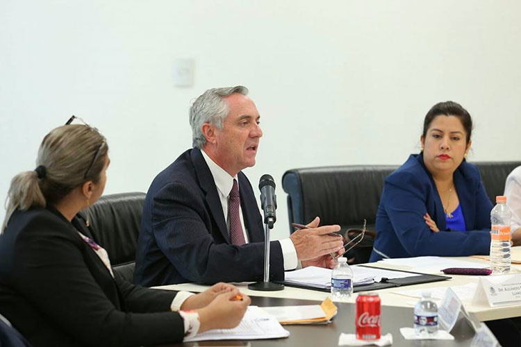 Pasa primer filtro ley para defensores de DH y periodistas