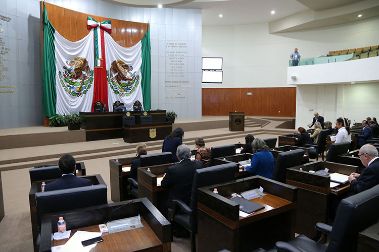 Promueve Carlos García campaña “Que no sea tu último texto”.