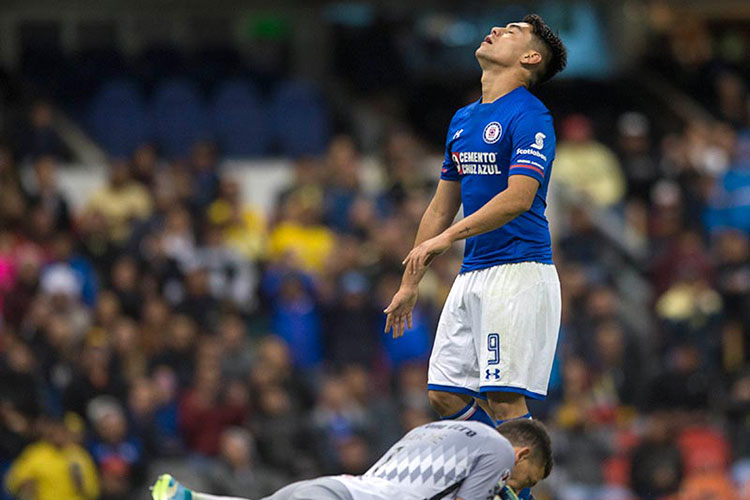 Cruz Azul se queda en la orilla; América va a semis