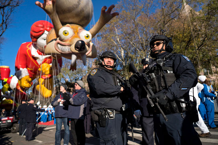 Entre globos y seguridad disfruta NY desfile de Acción de Gracias