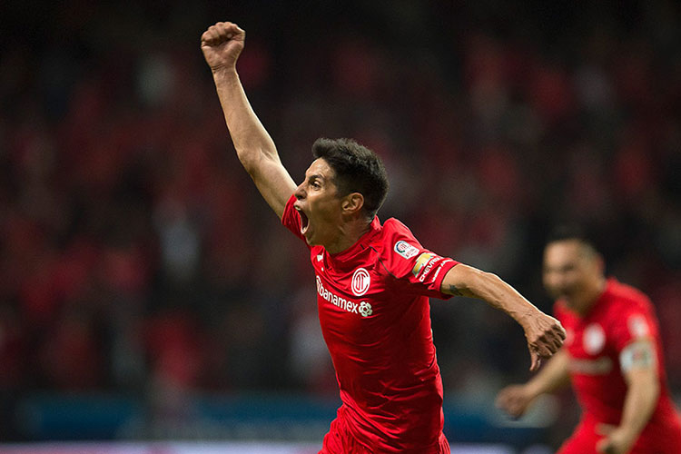 ‘Infernal’ voltereta del Toluca sobre Monarcas