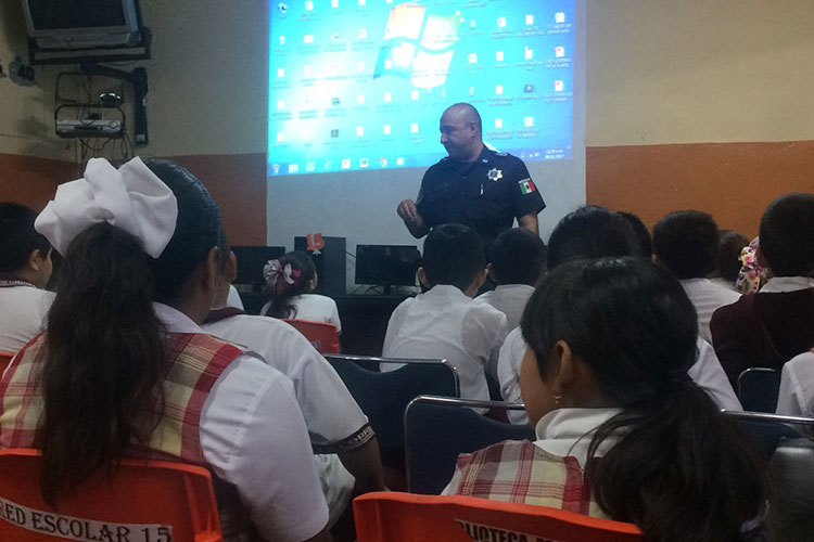 Llevan la educación vial a la Corregidora