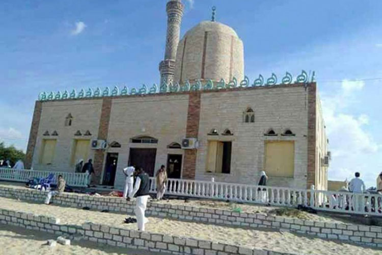 Aumenta a 235 los muertos en ataque terrorista en mezquita en Sinaí