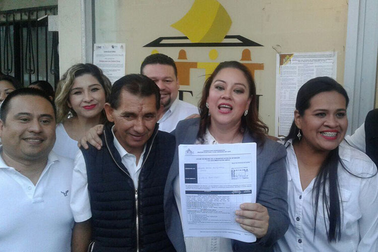 Formaliza Nayma Karina su candidatura independiente
