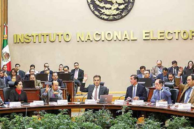 Los partidos deben multas por 405 mdp; arrastran pasivos de 3 años