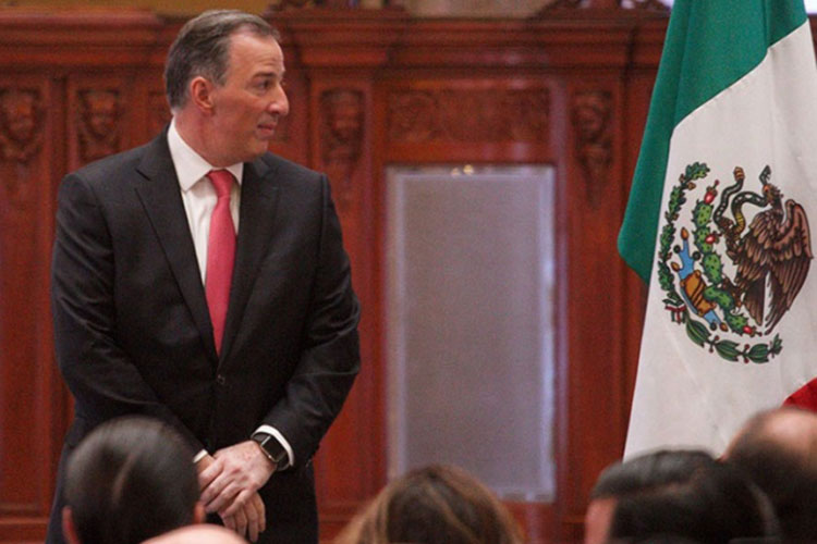 Meade va contra ‘caudillos populistas’