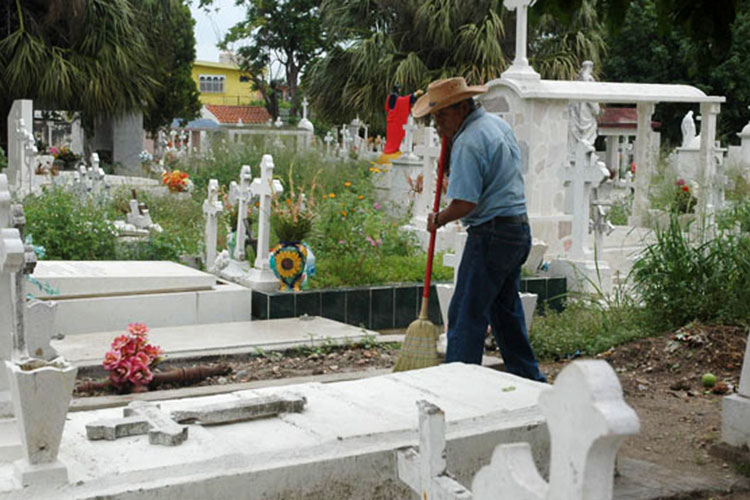 Busca municipio 20 hectáreas para nuevo panteón