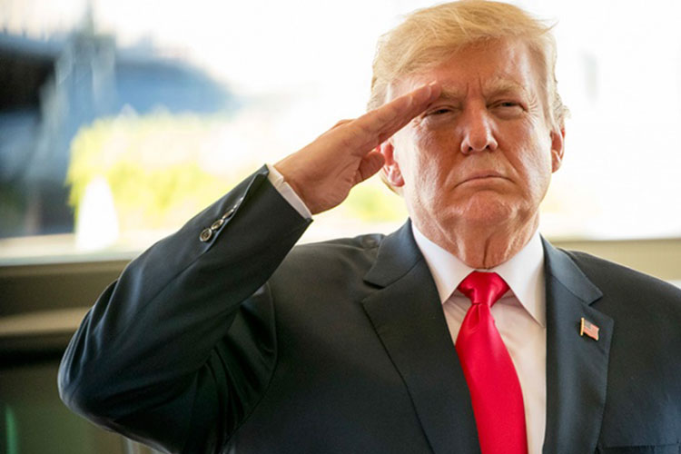 George H. W. Bush llama ‘fanfarrón’ a Trump